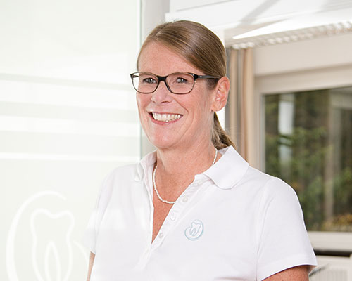 Dr. Britta Schütz-Wex, Zahnärztin in der Zahnarzt Praxis Walddörfer Zahnärzte